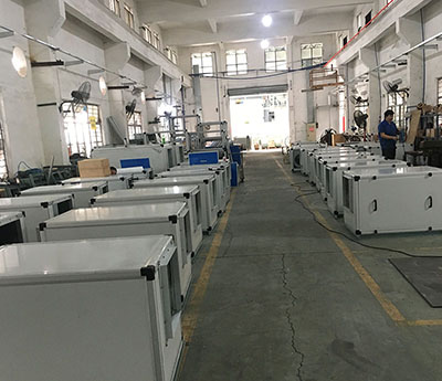 離心風機在運轉(zhuǎn)中氣流在風管中遇到接口處也可能產(chǎn)生噪音 離心風機在運轉(zhuǎn)中氣流在風管中遇到接口處也可能產(chǎn)生噪音